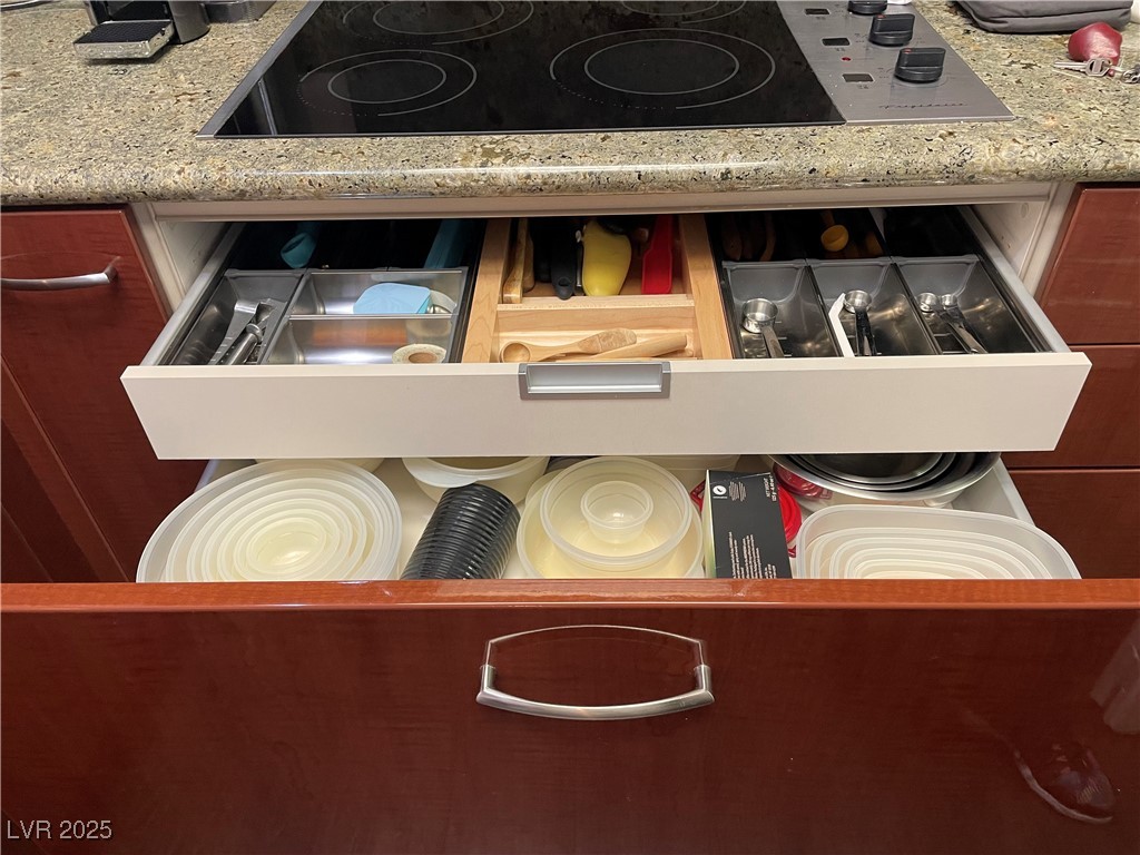 Las Vegas, Nevada 89134, United States, 2 Bedrooms Bedrooms, ,2 BathroomsBathrooms,Residential,Active,250171