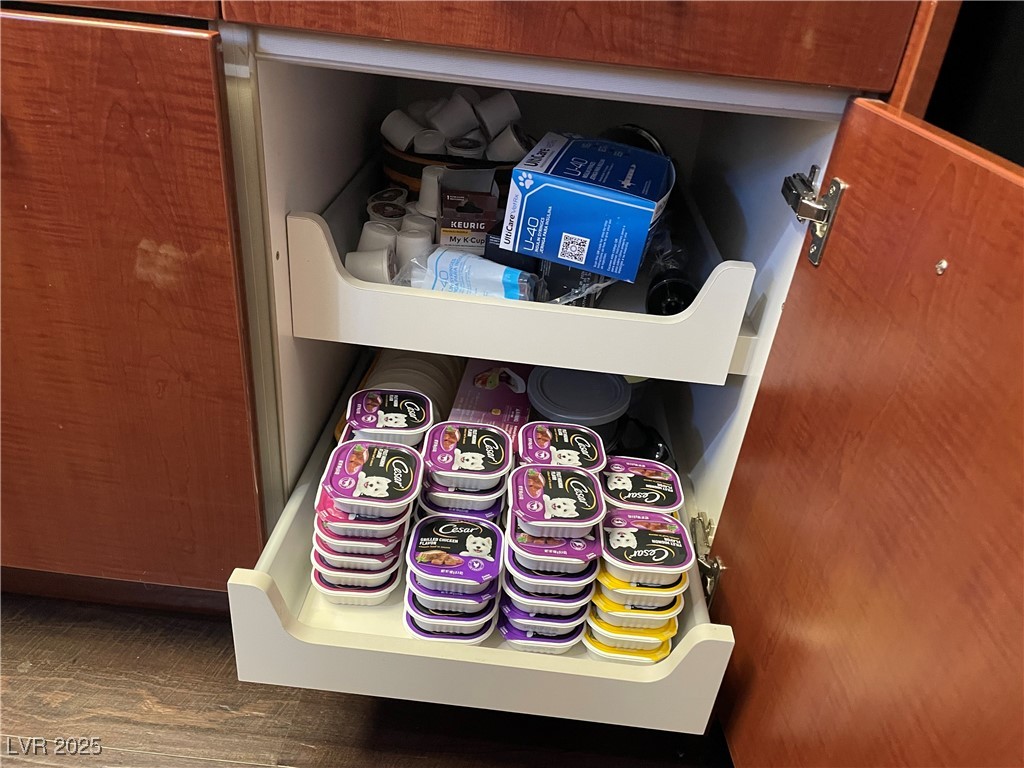 Las Vegas, Nevada 89134, United States, 2 Bedrooms Bedrooms, ,2 BathroomsBathrooms,Residential,Active,250171