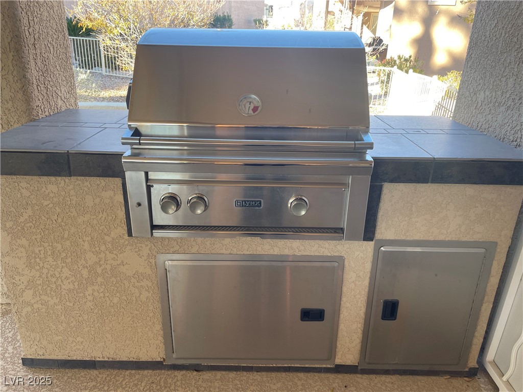 Las Vegas, Nevada 89134, United States, 2 Bedrooms Bedrooms, ,2 BathroomsBathrooms,Residential,Active,250171