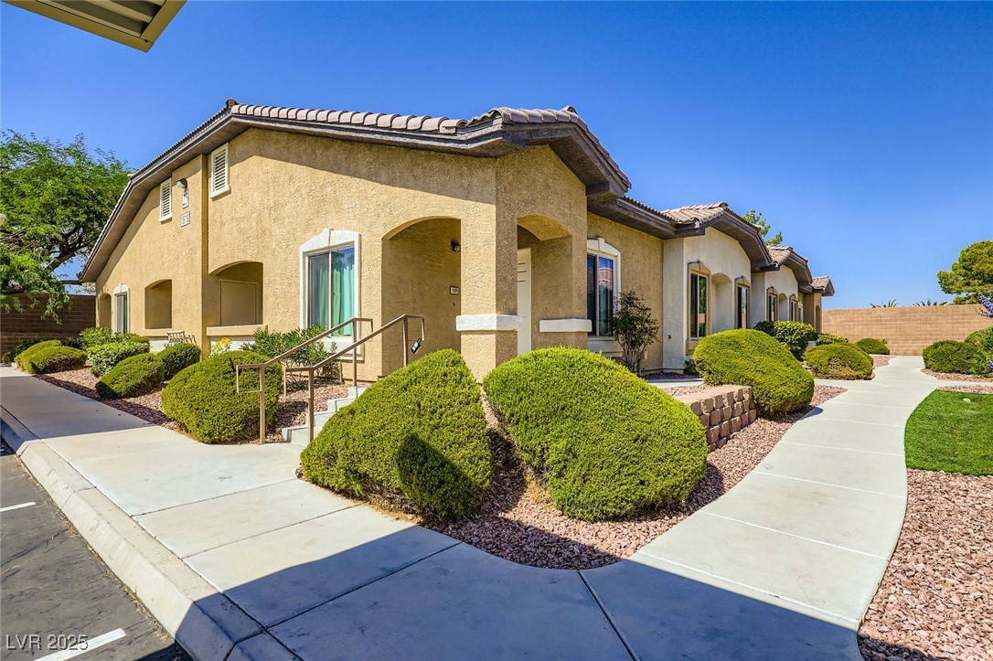 Properties 3 8805 Jeffreys Street 1089