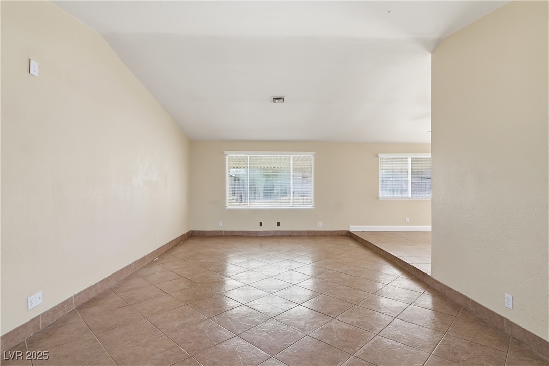 6825 W Oakey Boulevard