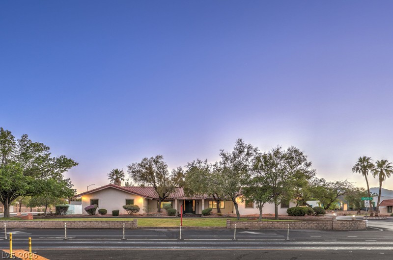 2135 S Cimarron Road