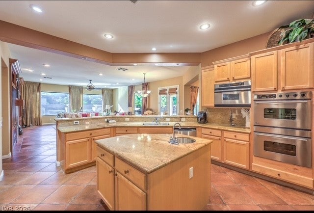 7 Holly Tree Court