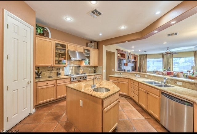 7 Holly Tree Court