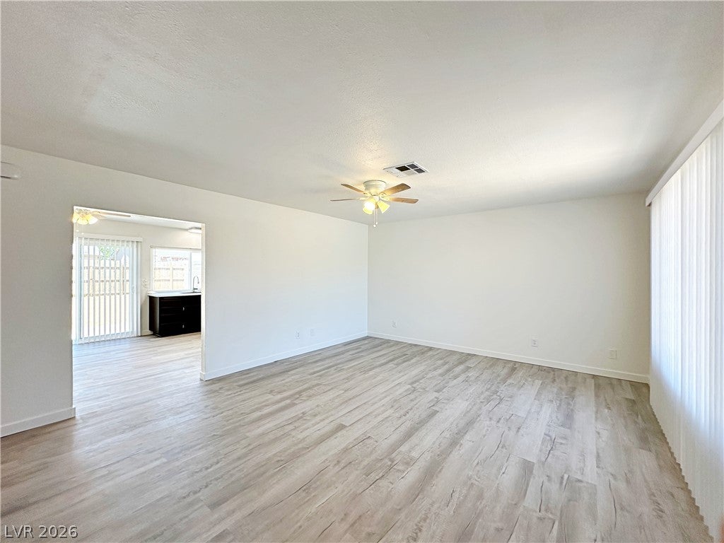 2501 Oak Glen Way