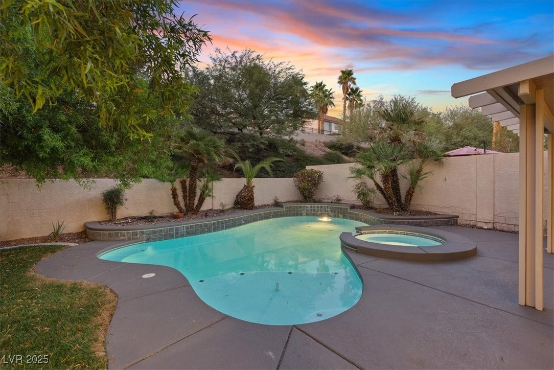 Henderson, Nevada 89052, United States, 5 Bedrooms Bedrooms, ,4 BathroomsBathrooms,Residential,Active,201980