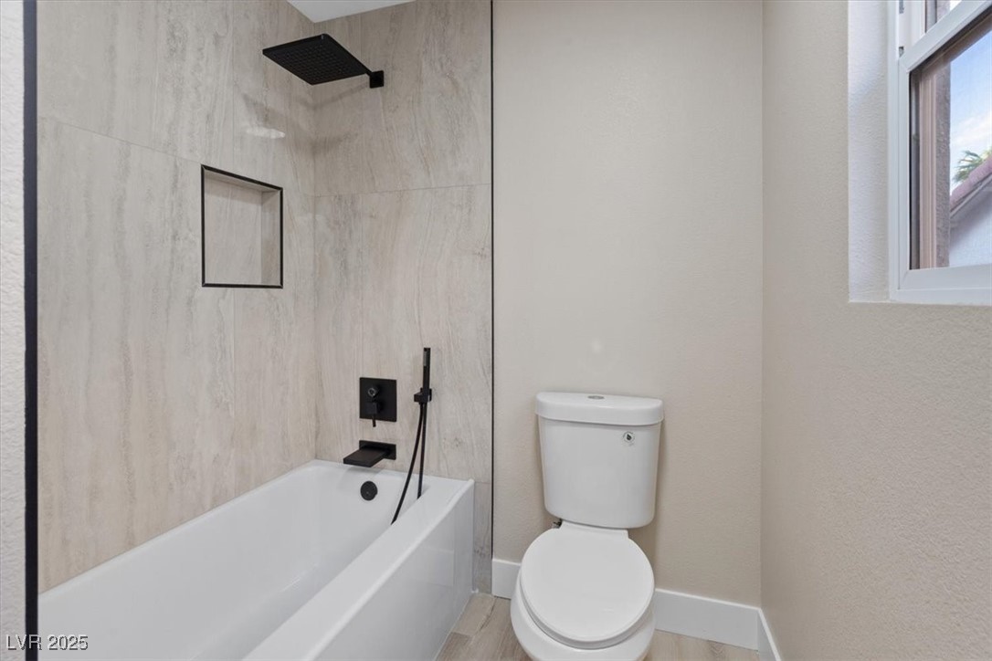 Henderson, Nevada 89052, United States, 5 Bedrooms Bedrooms, ,4 BathroomsBathrooms,Residential,Active,201980