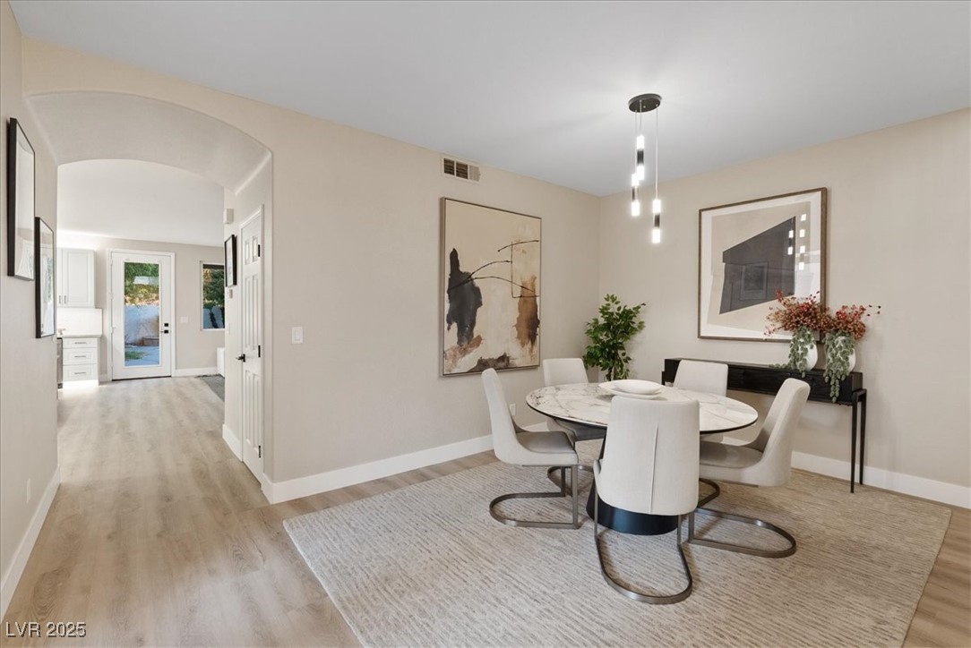 Henderson, Nevada 89052, United States, 5 Bedrooms Bedrooms, ,4 BathroomsBathrooms,Residential,Active,201980