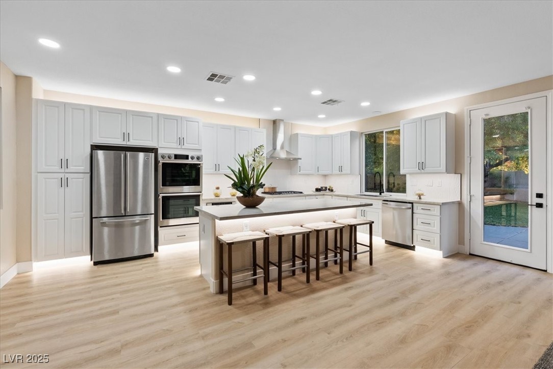 Henderson, Nevada 89052, United States, 5 Bedrooms Bedrooms, ,4 BathroomsBathrooms,Residential,Active,201980