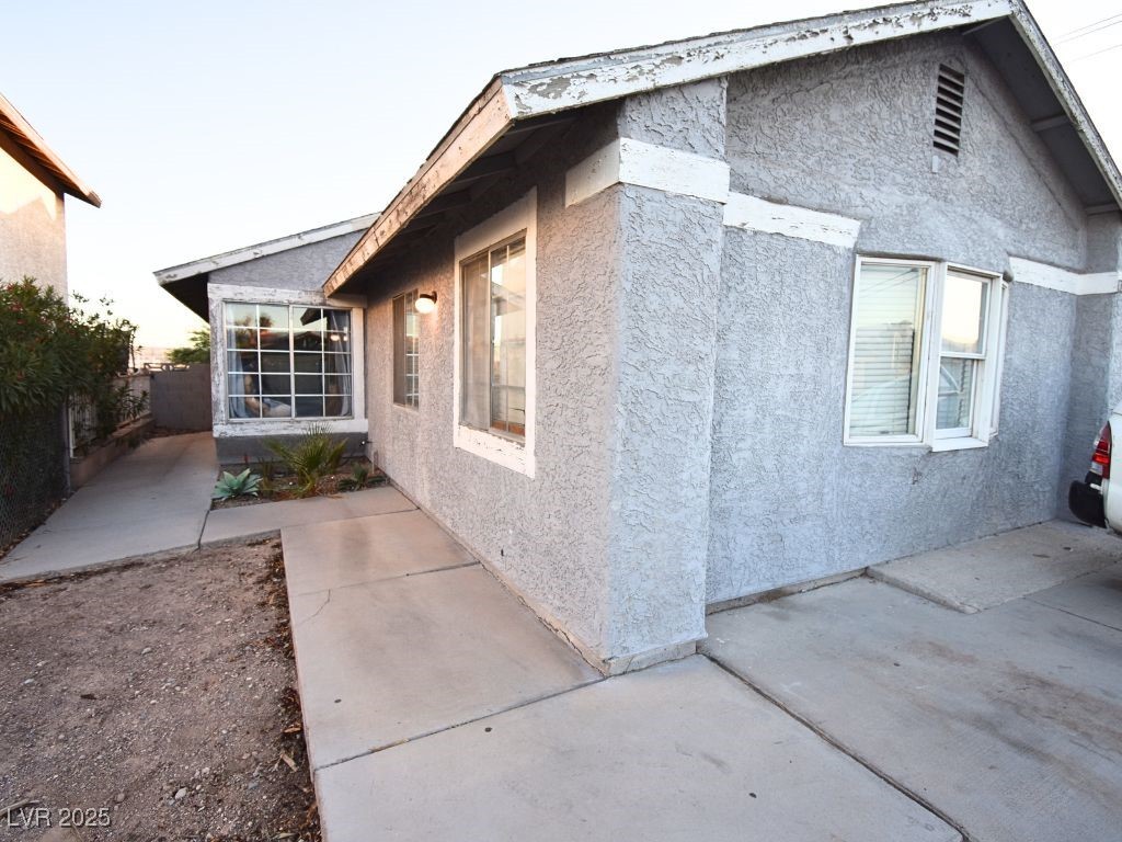 4311 Faberge Avenue