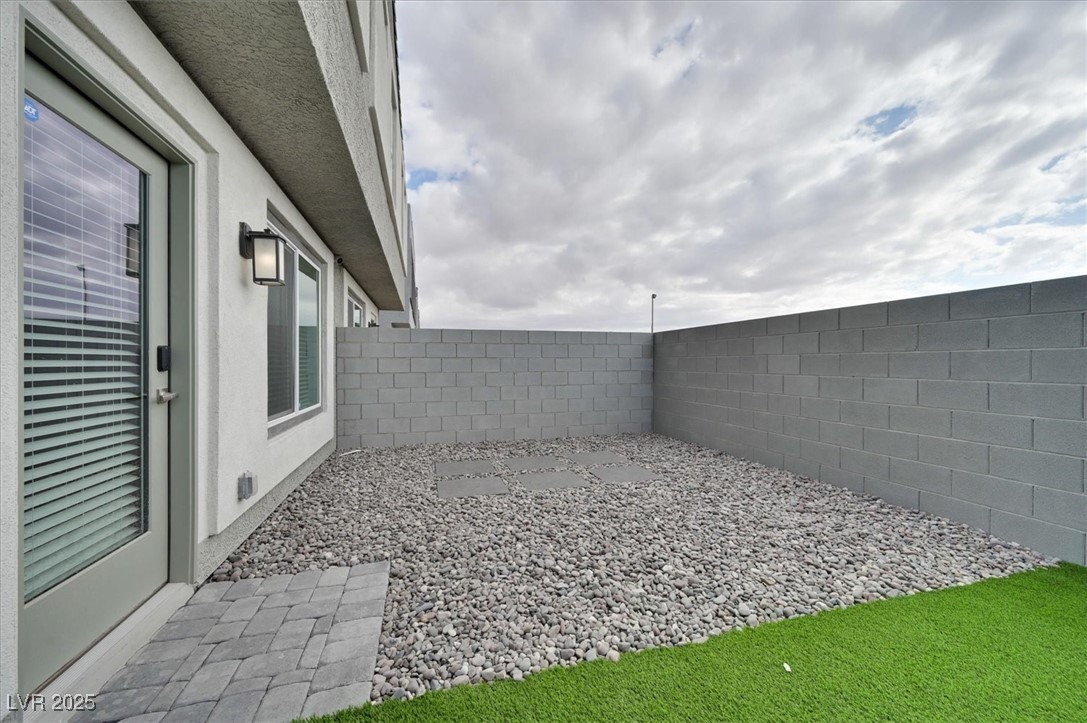 Las Vegas, Nevada 89115, United States, 3 Bedrooms Bedrooms, ,2 BathroomsBathrooms,Residential,Active,13168