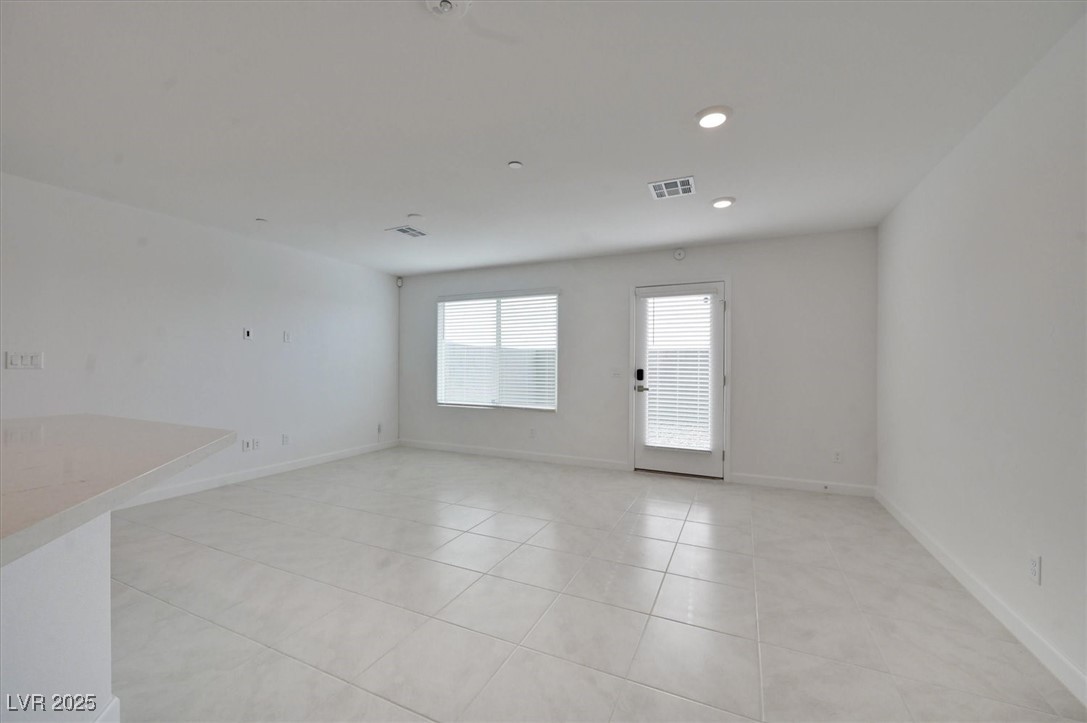 Las Vegas, Nevada 89115, United States, 3 Bedrooms Bedrooms, ,2 BathroomsBathrooms,Residential,Active,13168