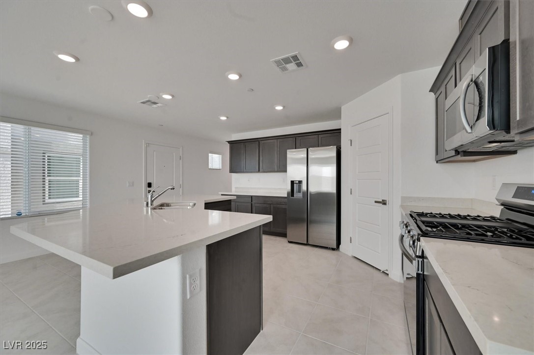 Las Vegas, Nevada 89115, United States, 3 Bedrooms Bedrooms, ,2 BathroomsBathrooms,Residential,Active,13168