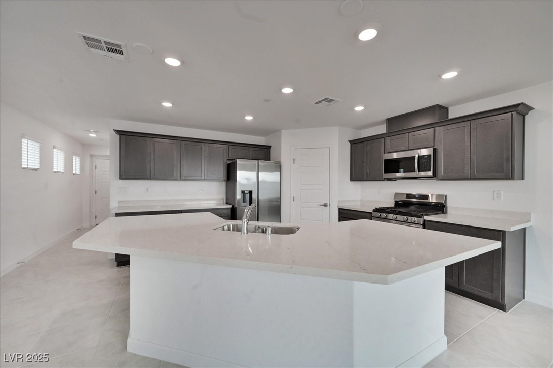 Las Vegas, Nevada 89115, United States, 3 Bedrooms Bedrooms, ,2 BathroomsBathrooms,Residential,Active,13168