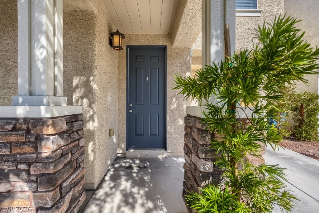 8134 Golden Flowers Street