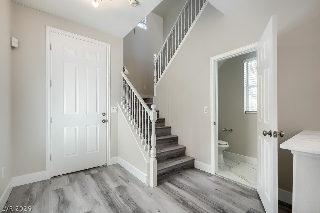 8134 Golden Flowers Street