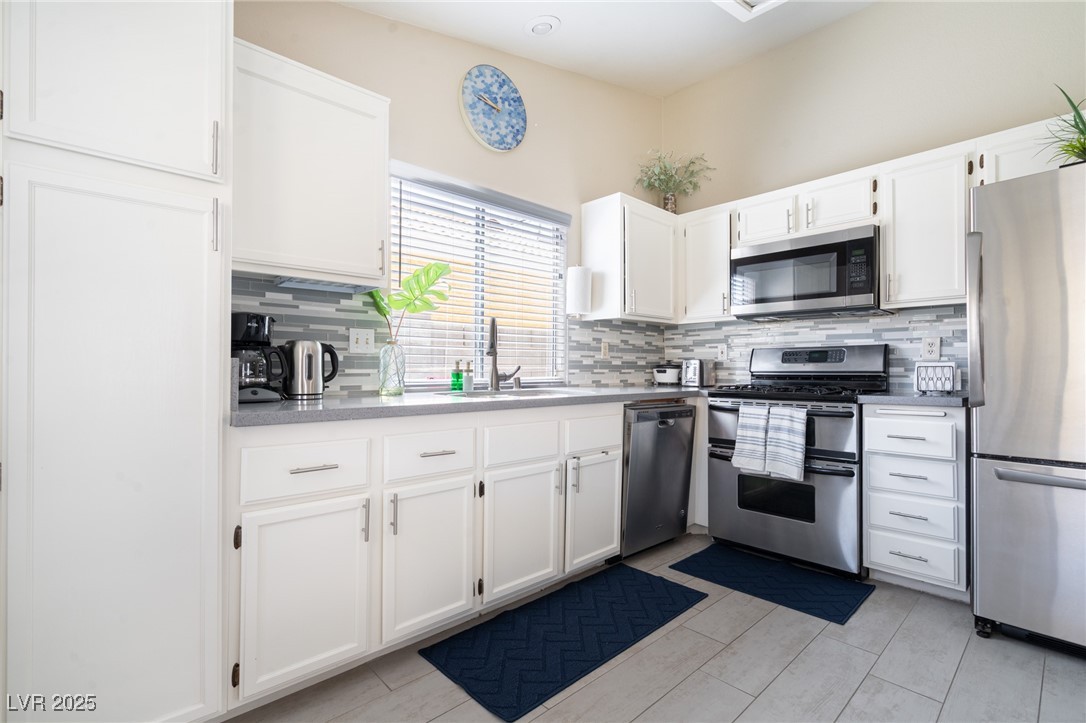 Las Vegas, Nevada 89119, United States, 2 Bedrooms Bedrooms, ,2 BathroomsBathrooms,Residential,Active,169423