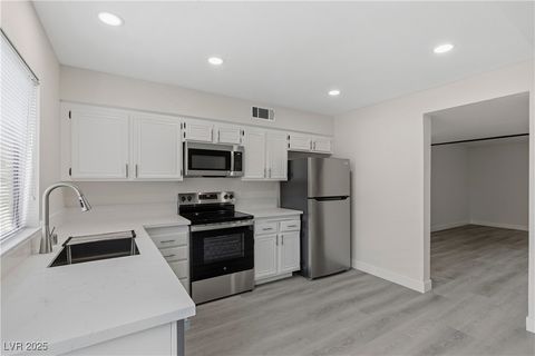 3305 Fairview Lane Las Vegas NV 89121