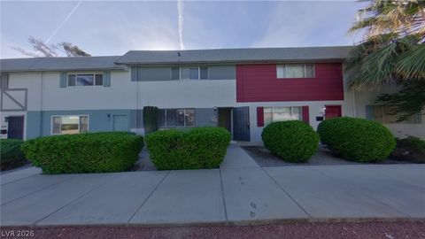 Photo of 210 Greenbriar Townhouse Way, Las Vegas, NV 89121 (MLS # 2769453)