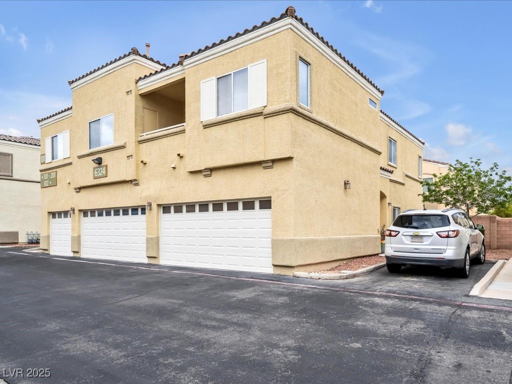 6324 Desert Leaf Street 3