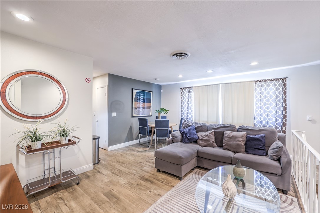 1553 Dorothy Avenue 4