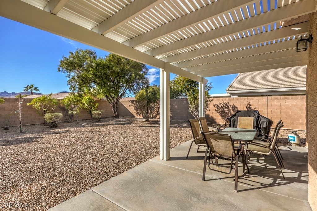 2409 Sturrock Drive, Henderson, Nevada image 33