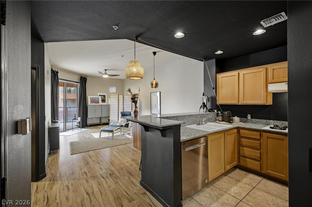 15 E Agate Avenue 301
