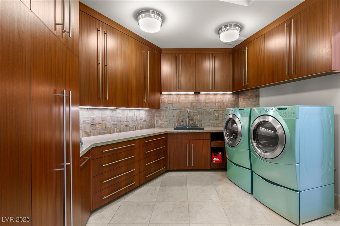 Las Vegas, Nevada 89141, United States, 5 Bedrooms Bedrooms, ,6 BathroomsBathrooms,Residential,Active,248366