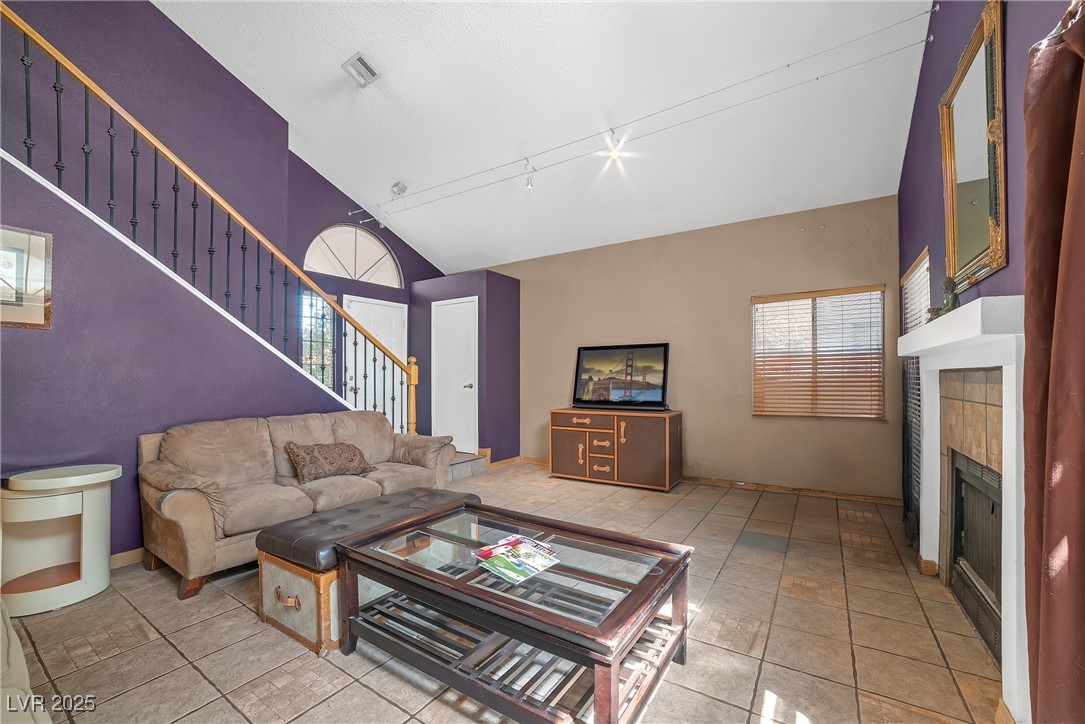 2819 Prickley Pear Drive, Henderson, Nevada image 7