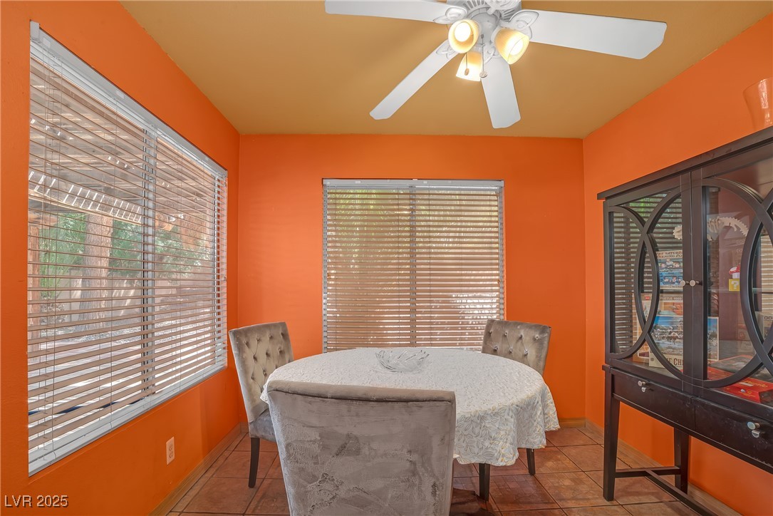 2819 Prickley Pear Drive, Henderson, Nevada image 11