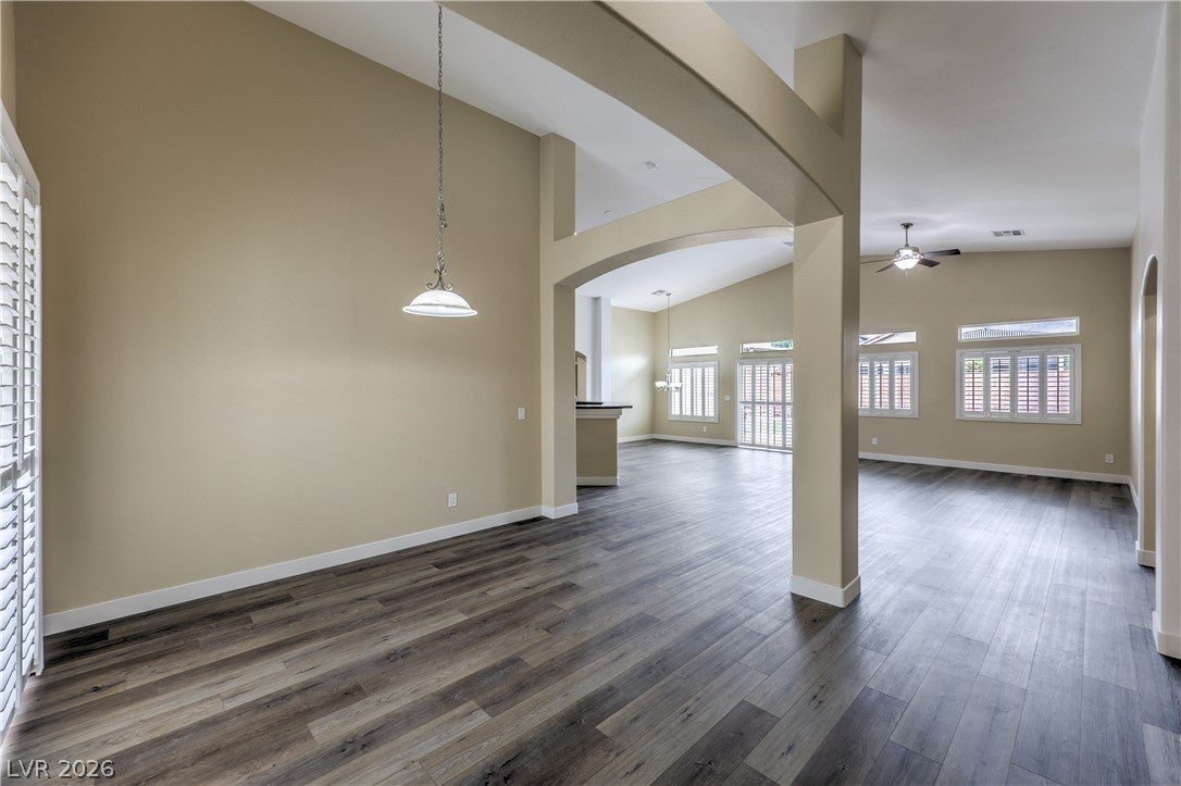 5924 Bullboat Court