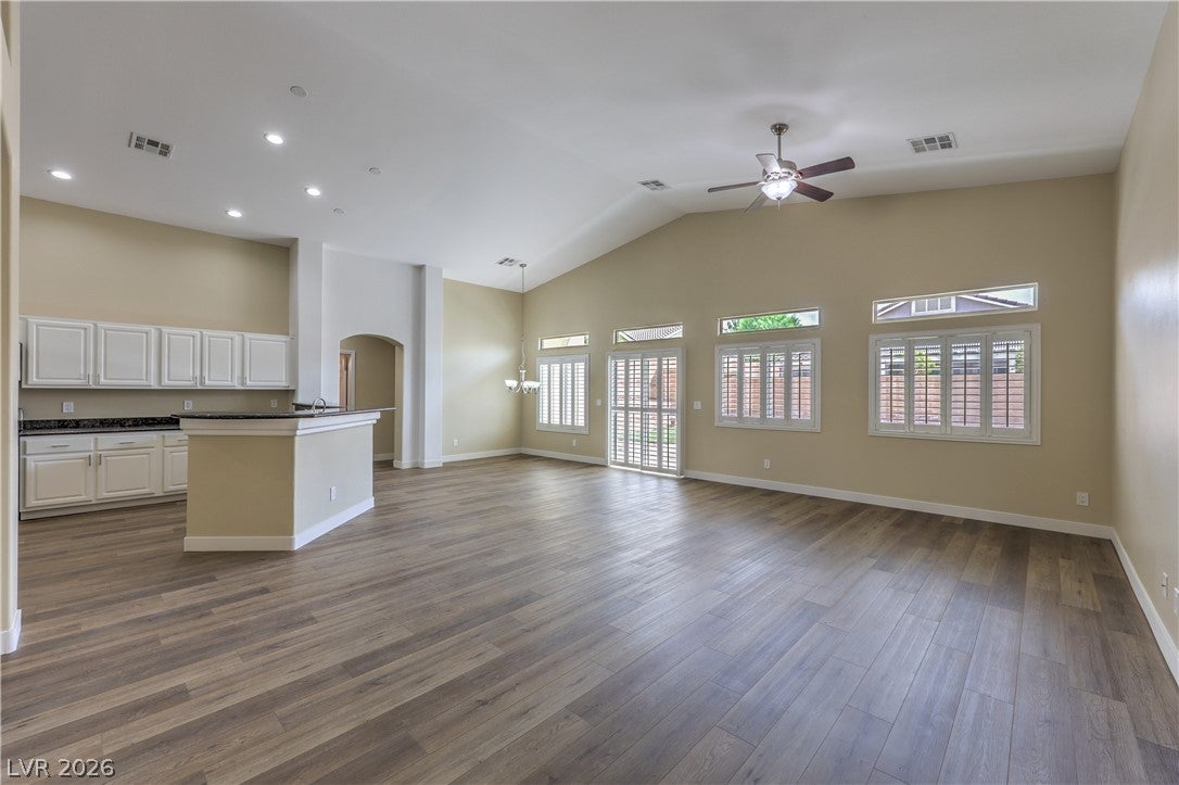 5924 Bullboat Court