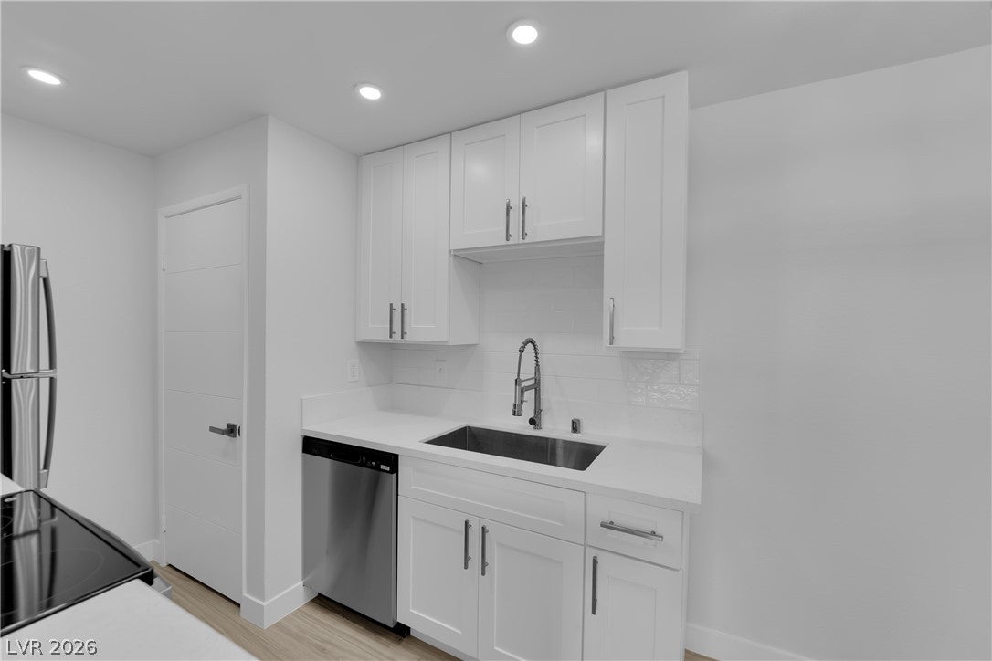 5111 Lindell Road 202