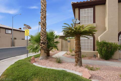 Townhouse For Rent - 688 Harbor Mist Avenue<br/> Henderson, NV 89015