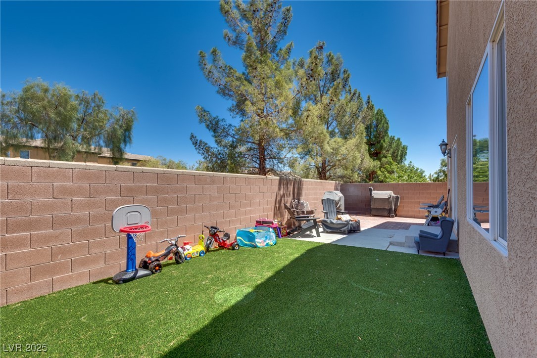4826 Sequoia Tree Avenue