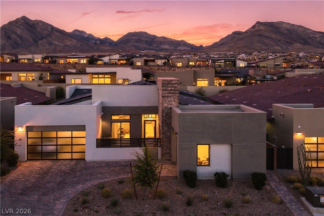 477 E Vista Sunset Avenue