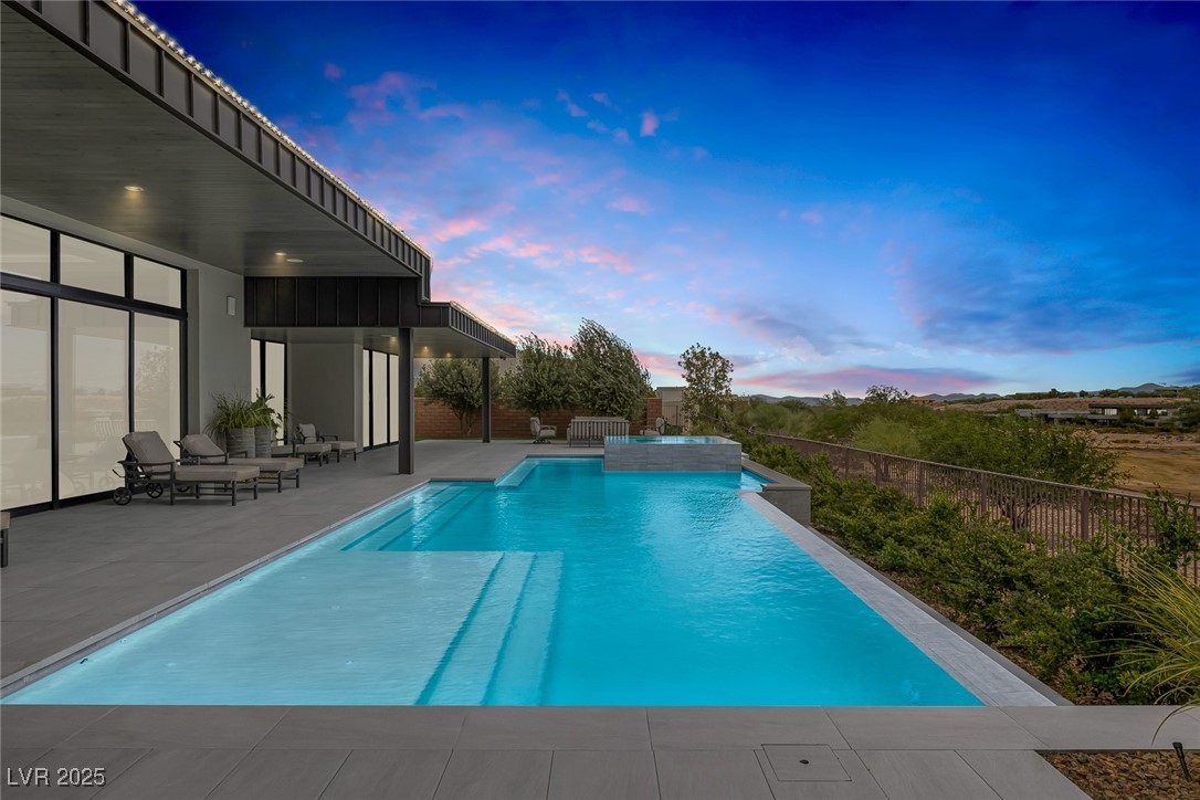 43 Crested Cloud Way