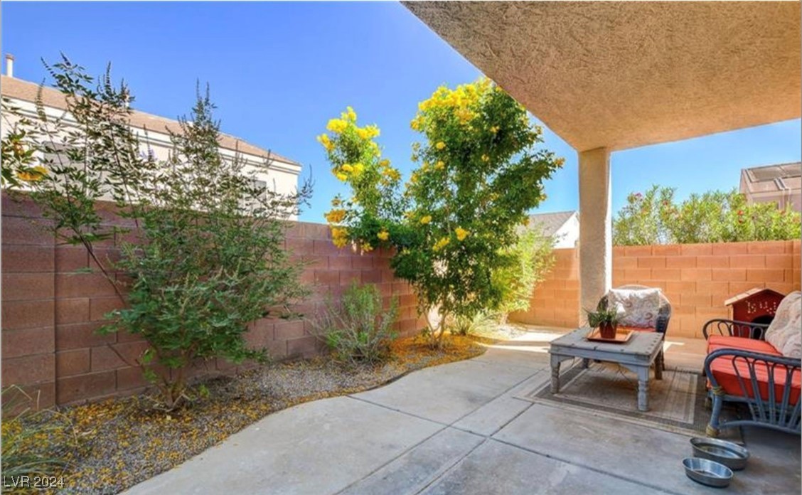 Henderson, Nevada 89012, United States, 5 Bedrooms Bedrooms, ,3 BathroomsBathrooms,Residential,Pending,44864