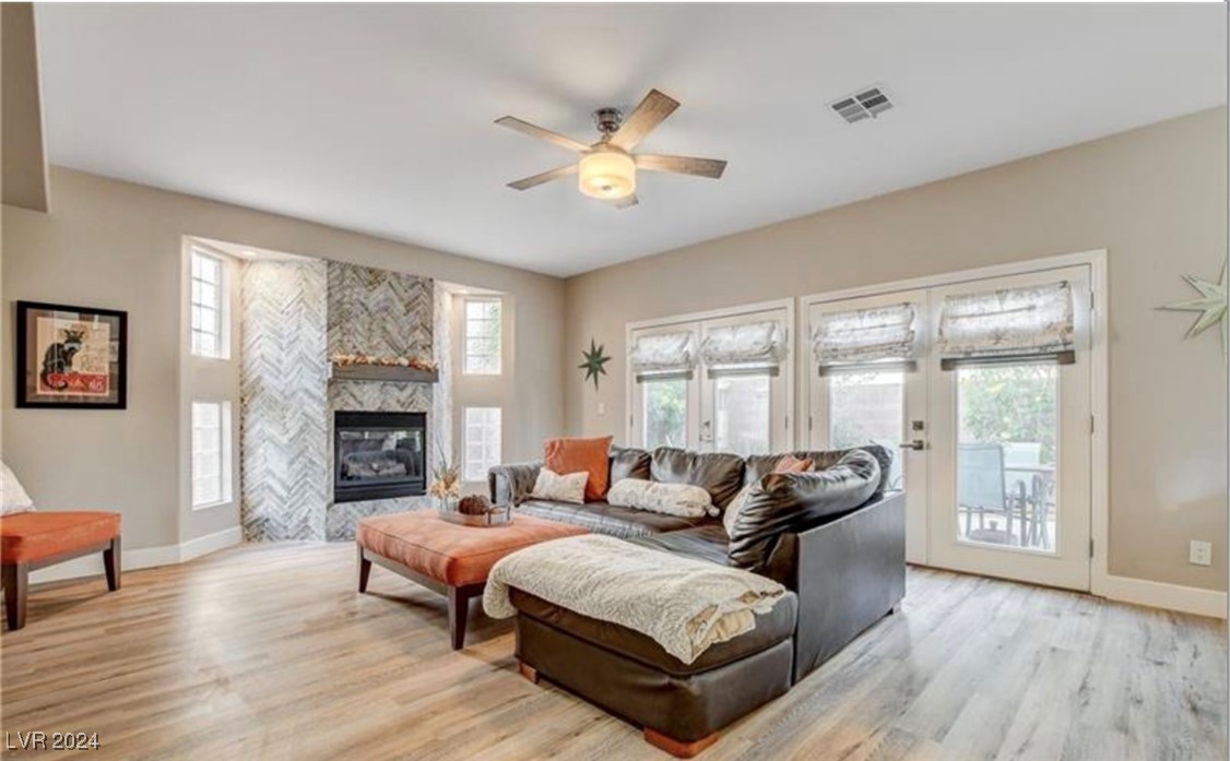 Henderson, Nevada 89012, United States, 5 Bedrooms Bedrooms, ,3 BathroomsBathrooms,Residential,Pending,44864