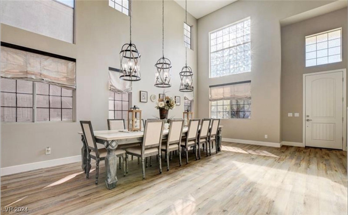 Henderson, Nevada 89012, United States, 5 Bedrooms Bedrooms, ,3 BathroomsBathrooms,Residential,Pending,44864