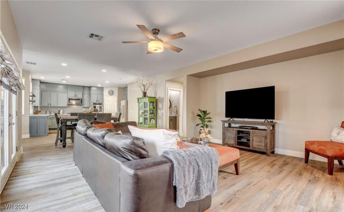 Henderson, Nevada 89012, United States, 5 Bedrooms Bedrooms, ,3 BathroomsBathrooms,Residential,Pending,44864