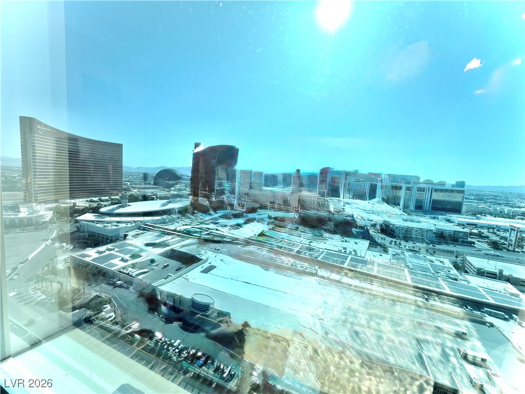 2000 N Fashion Show Drive 3804