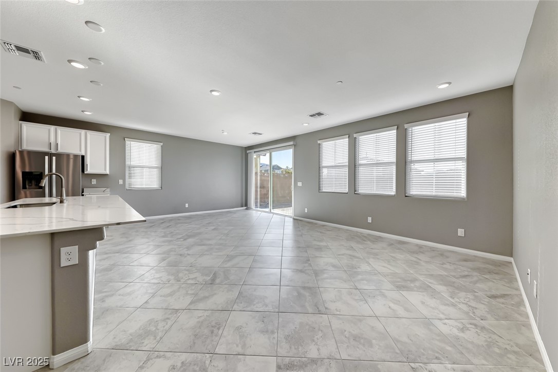 2569 Boboviste Street