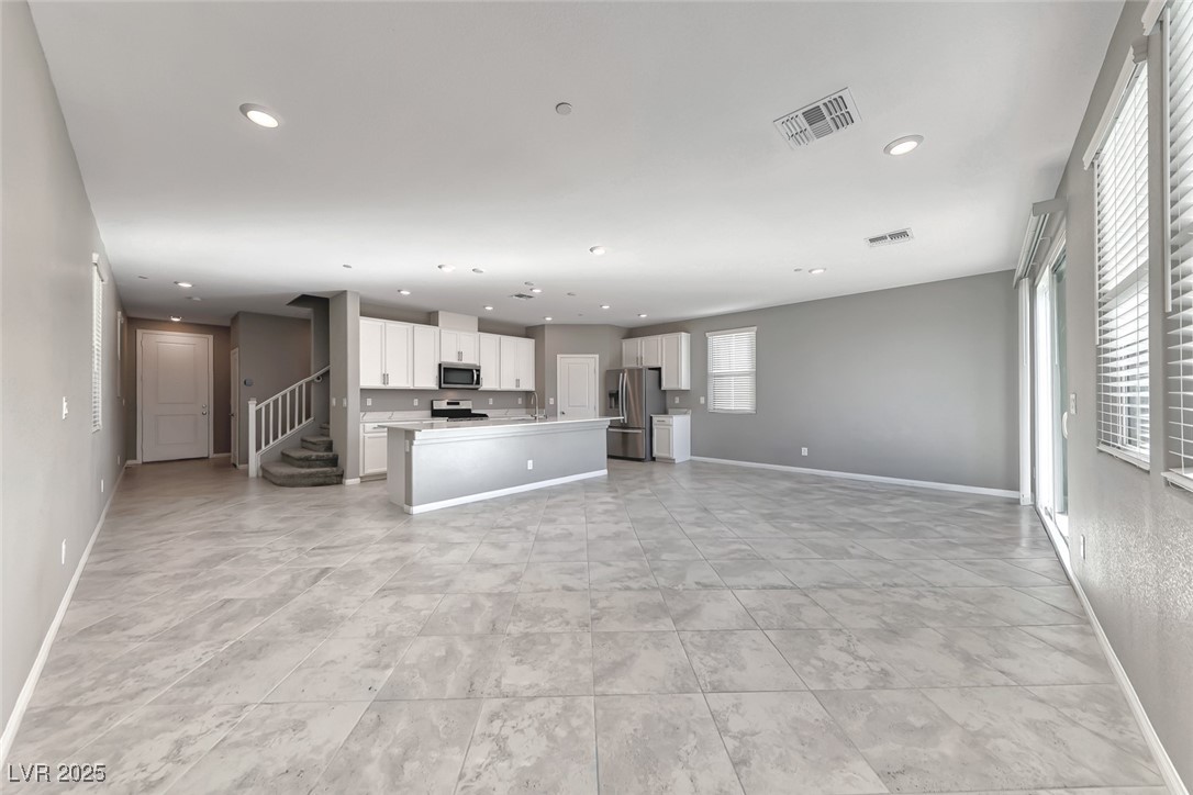 2569 Boboviste Street