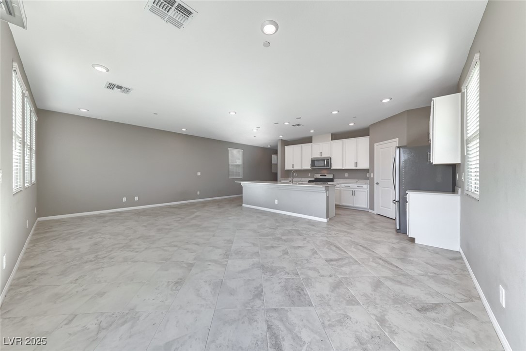 2569 Boboviste Street