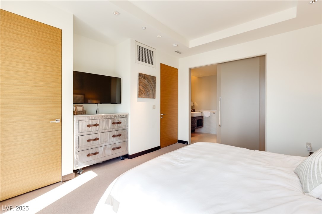 Las Vegas, Nevada 89158, United States, 2 Bedrooms Bedrooms, ,2 BathroomsBathrooms,Residential,Active,112362