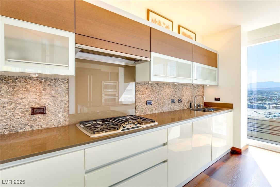 Las Vegas, Nevada 89158, United States, 2 Bedrooms Bedrooms, ,2 BathroomsBathrooms,Residential,Active,112362