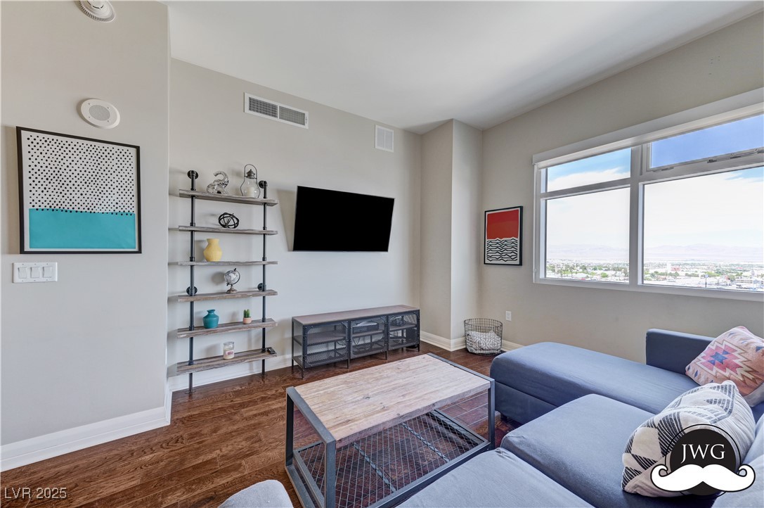 150 Las Vegas Boulevard 1118