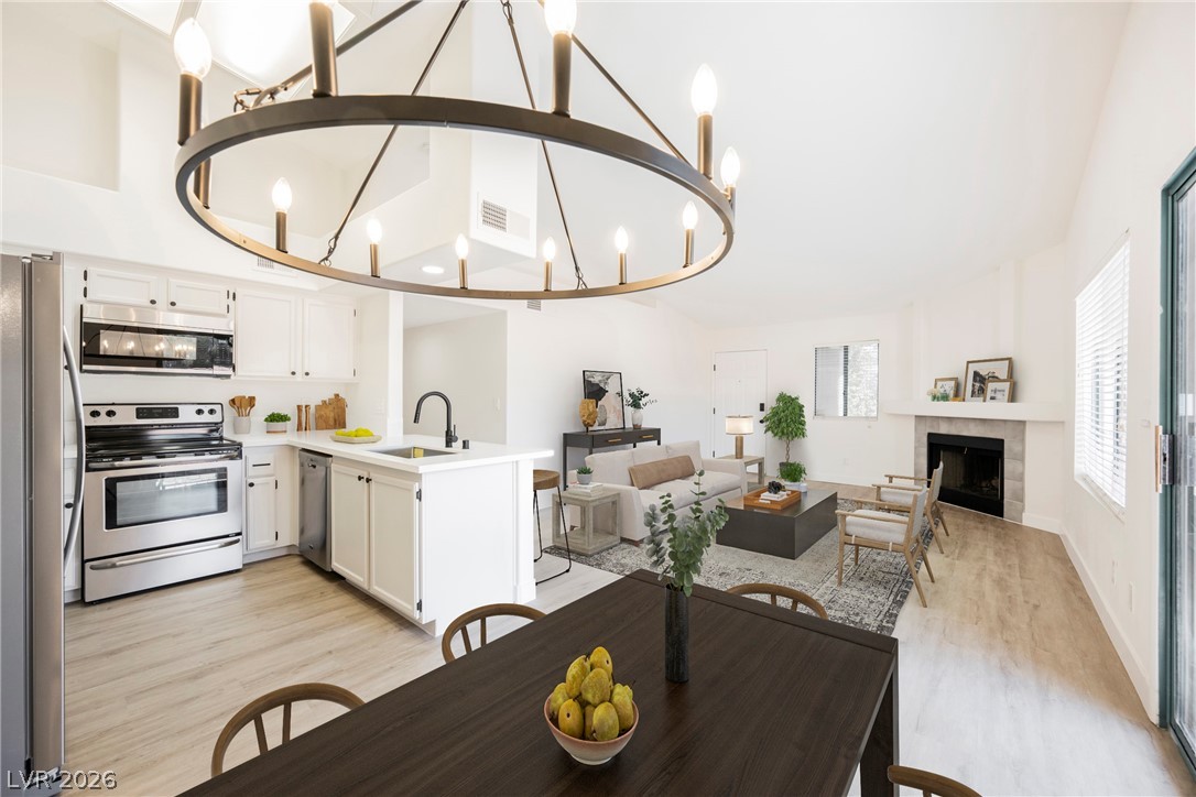 1575 W Warm Springs Road 2722