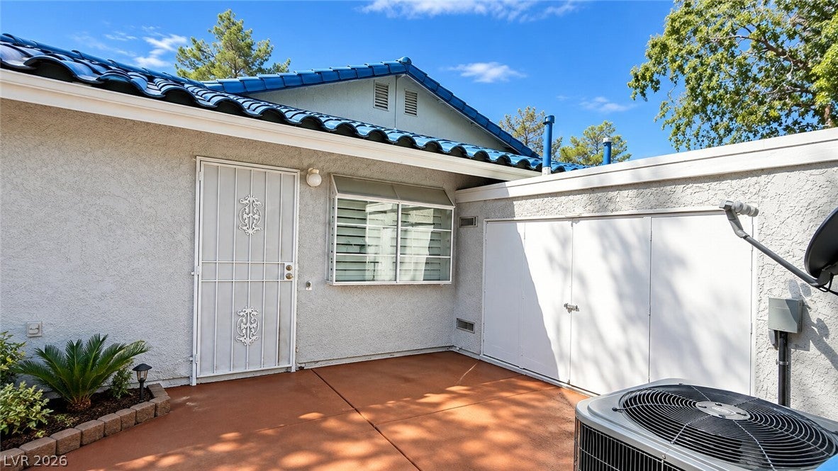 2140 Petersham Court B